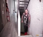 No necesita más que una polla en su coño