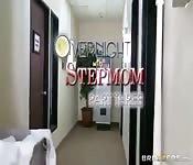 Una gran polla para dos zorritas