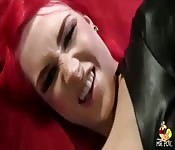 Siri quiere chupar tu polla antes de follar