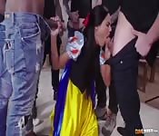 Orgía caliente con morena soplapollas