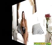 En sus manos hasta una piruleta es objeto de deseo