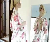 Maravillosas lesbianas jóvenes rubias comiendo coño